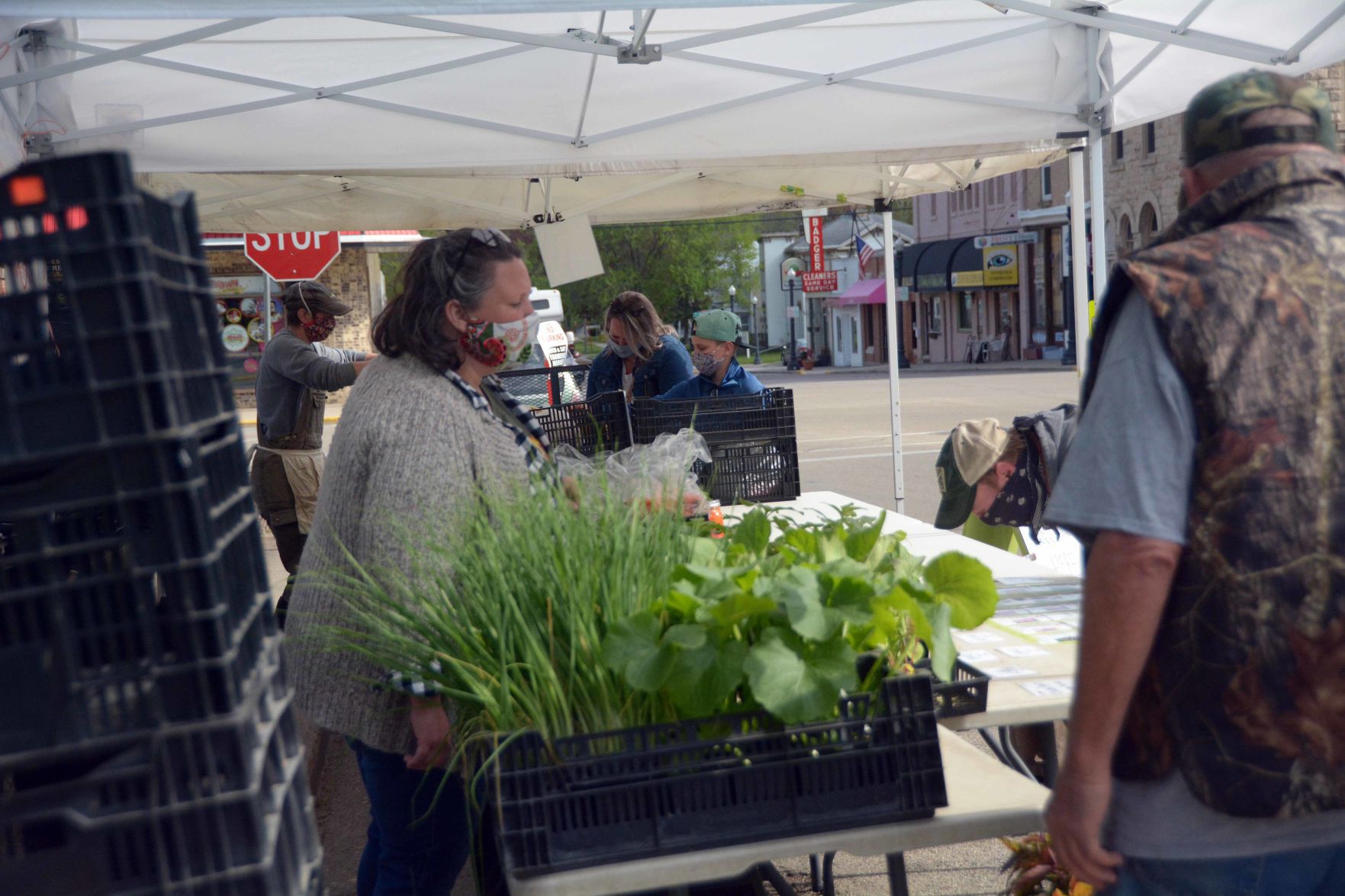 Baraboo Farmer's Market adjusts for safety during COVID-19 pandemic
